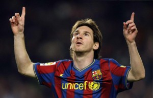 Lionel Messi agradece a Céu por um gol para o FC Barcelona. O melhor jogador do mundo de futebol é um católico devoto e, recentemente, visitou Medjugorje para ficar com vidente Ivan Dragicevic Lionel Messi agradece a Céu por um gol para o FC Barcelona. O melhor jogador do mundo de futebol é um católico devoto e, recentemente, visitou Medjugorje para ficar com vidente Ivan Dragicevic