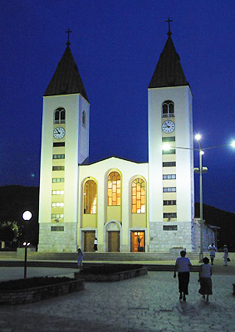 Igreja de São Tiago em Medjugorje - apontada por Vicka como o local de seu primeiro segredo; Igreja de São Tiago em Medjugorje - apontada por Vicka como o local de seu primeiro segredo.