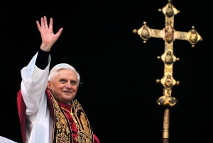 Comissão pode terminar com a saída de Bento XVI