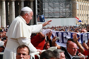 delegacao-medjugorje-recebe-bencao-papal-13-outubro-2013-a