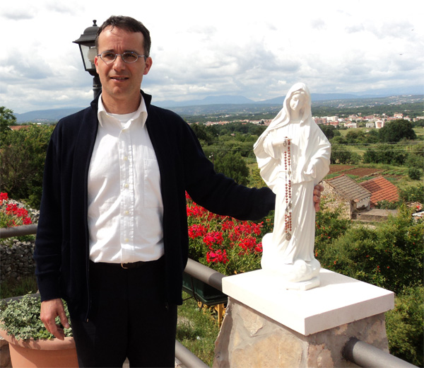 Curado em Medjugorje afirma: “Me drogava de manhã até a noite”