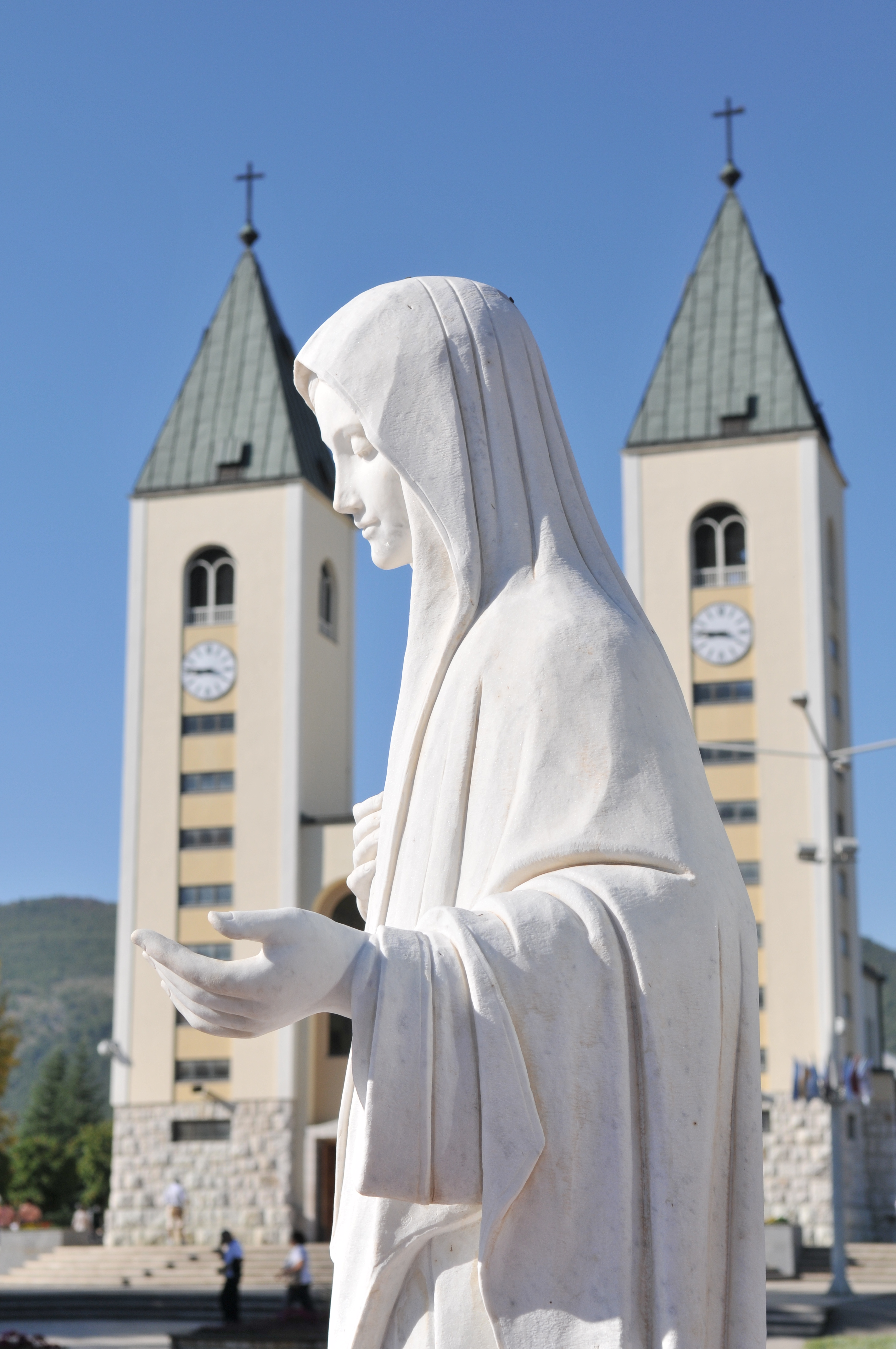 MEMBROS DA COMISSÃO VATICANA NÃO ACHARAM FRAUDE EM MEDJUGORJE